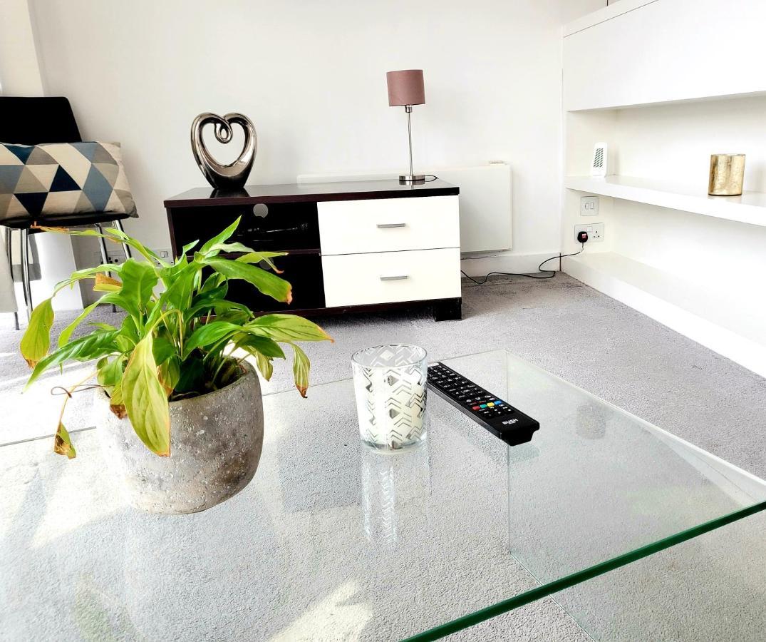 Cityscape Apartment In Birmingham With Self Checkin Zewnętrze zdjęcie